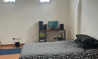 3 AMBIENTES CON PATIO  COMPLEJO CON POCAS UNIDADES , APROX 100 M2 TOTALES , EN DOS PLANTAS