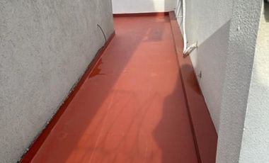 3 AMBIENTES CON PATIO  COMPLEJO CON POCAS UNIDADES , APROX 100 M2 TOTALES , EN DOS PLANTAS