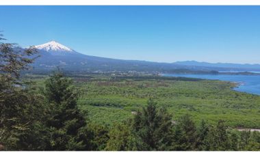 Terreno con Espectacular Vista al Lago y Volcan Villarrica