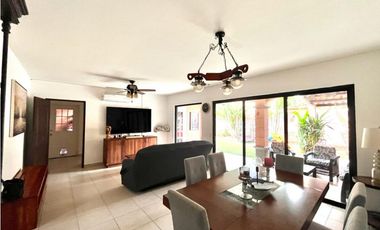 Venta de casa en Ph Versalles / Costa Sur