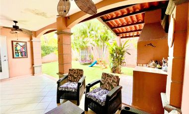 Venta de casa en Ph Versalles / Costa Sur