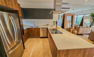 Casa · 3 Recámaras · Arbolada · Av. Huayacán · Amenidades