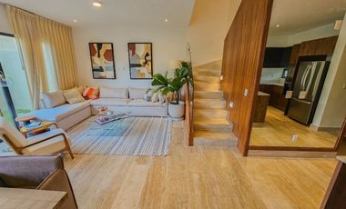 Casa · 3 Recámaras · Arbolada · Av. Huayacán · Amenidades