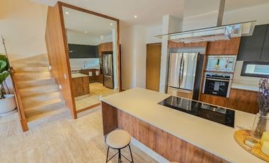 Casa · 3 Recámaras · Arbolada · Av. Huayacán · Amenidades