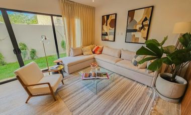 Casa · 3 Recámaras · Arbolada · Av. Huayacán · Amenidades