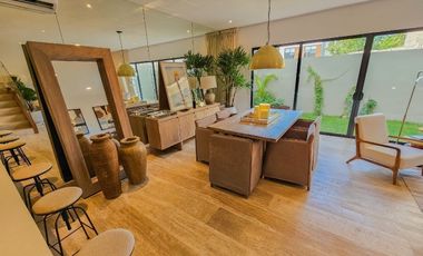 Casa · 3 Recámaras · Arbolada · Av. Huayacán · Amenidades