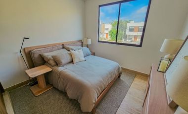 Casa · 3 Recámaras · Arbolada · Av. Huayacán · Amenidades