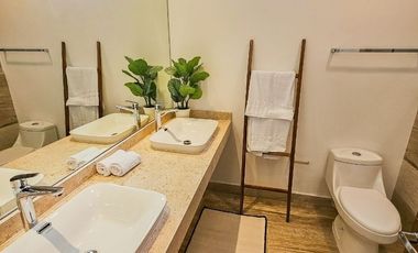 Casa · 3 Recámaras · Arbolada · Av. Huayacán · Amenidades