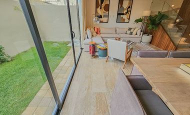 Casa · 3 Recámaras · Arbolada · Av. Huayacán · Amenidades