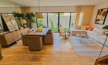 Casa · 3 Recámaras · Arbolada · Av. Huayacán · Amenidades