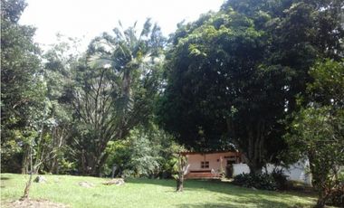 Casa Lote en Venta, Poblado en la Comuna 14 de Medellín