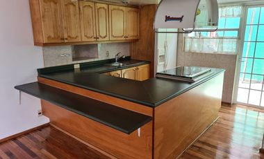 Casa en venta con jardín a 15 min de Santa Fe
