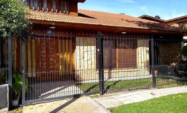 Chalet 3 ambientes + depto monoambiente sobre gran lote