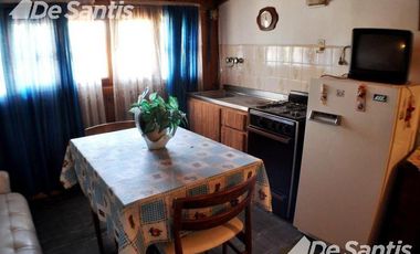 Chalet 3 ambientes + depto monoambiente sobre gran lote