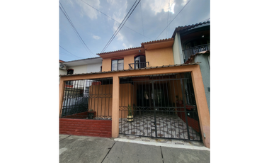 Vendo Casa  en barrio Guaduales Cali YK-7375825