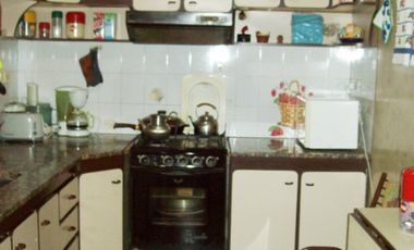 Casa PH en venta en Lanus Oeste