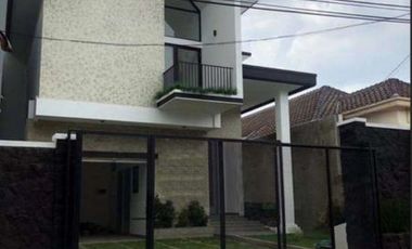 Dijual Rumah Baru Bagus Modern di Kupang Indah, Surabaya