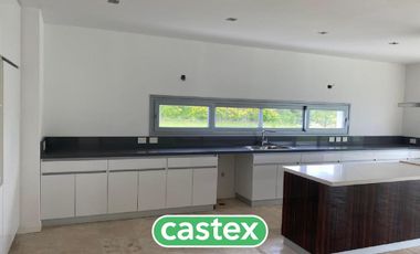 Casa en ventra en el Golf de Nordelta con gran vista a la cancha