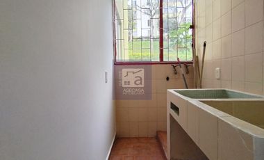 COD. 6033 - SE ARRIENDA APARTAMENTO - BARRIO: SAN MARTIN