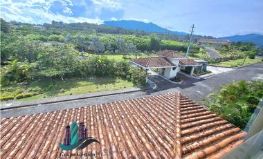 VENDO APARTAMENTO AMOBLADA DE 254M2 BOQUETE