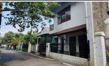 Di jual rumah bagus di Bojong Koneng Cikutra Bandung