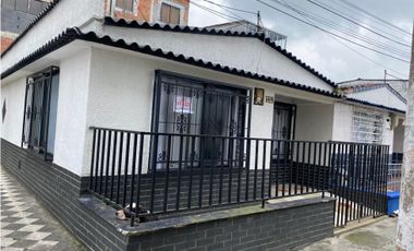 Casa esquinera en venta ubicada en La Hermosa Santa Rosa de Cabal