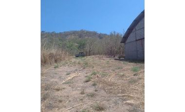 MAGNIFICO RANCHO A ORILLA DE CARRETERA EN TONALÀ