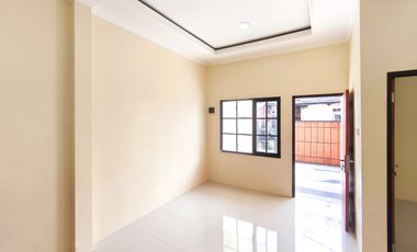 Rumah Siap Huni 10 menit ke Pintu Tol BSD Barat 1 Hadap Utara J-39017