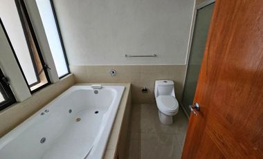 Se renta casa en la loma de golf