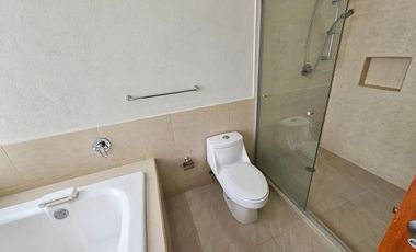 Se renta casa en la loma de golf