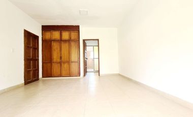 COD. 335 - SE ARRIENDA CASA - BARRIO: LA TOSCANA