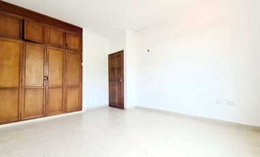 COD. 335 - SE ARRIENDA CASA - BARRIO: LA TOSCANA