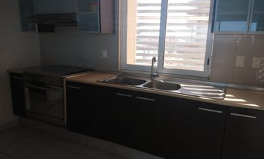 Departamento amueblado en Torre Axis en 5to. piso con preciosa vista al mar