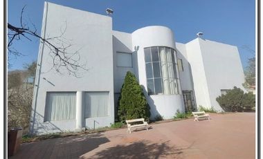 OFICINAS EN VENTA CON AMPLIO ESTACIONAMIENTO, SAN NICOLAS, NL