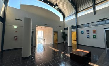 OFICINAS EN VENTA CON AMPLIO ESTACIONAMIENTO, SAN NICOLAS, NL