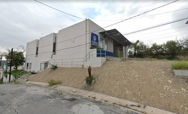 OFICINAS EN VENTA CON AMPLIO ESTACIONAMIENTO, SAN NICOLAS, NL