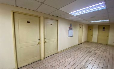Oficina en Venta en Teatinos / Catedral / Morandé