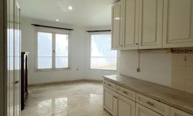 DIJUAL RUMAH ONE GATED SYSTEM di Jl KENCANA PERMAI, PONDOK INDAH
