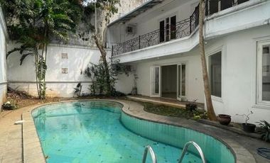 DIJUAL RUMAH ONE GATED SYSTEM di Jl KENCANA PERMAI, PONDOK INDAH