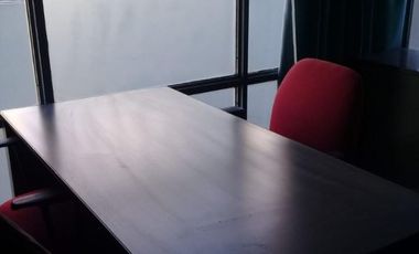 Local de venta con oficinas de 1300 m2, con playa de Estacionamiento propio