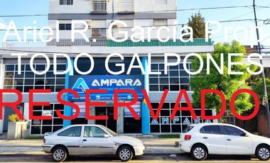Local de venta con oficinas de 1300 m2, con playa de Estacionamiento propio