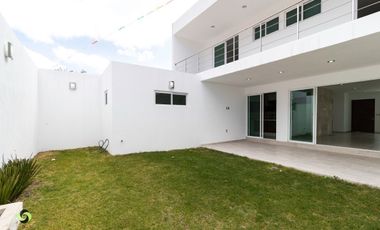 Casa en Juriquilla con jardín y Terraza