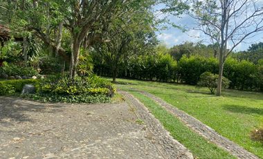 finca en arriendo en la novillera baja. Cod A108113