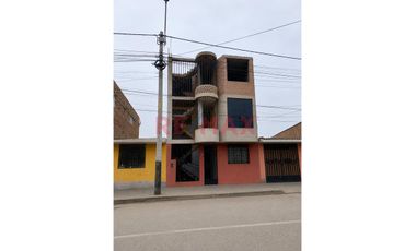 Venta De Casa 3 Pisos En Laredo