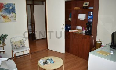 Oficina a pasos de Costanera Center 4 privados 2 B