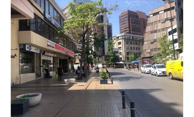 Oficina a pasos de Costanera Center 4 privados 2 B