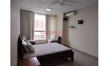 Exclusiva Casa Con Piscina En Alquiler En Loma Linda