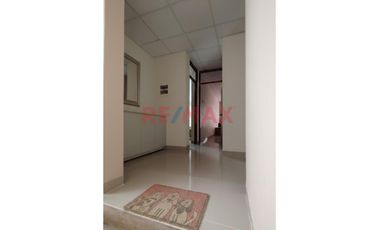 Exclusiva Casa Con Piscina En Alquiler En Loma Linda