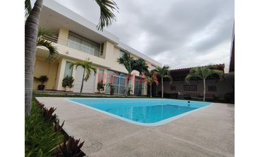 Exclusiva Casa Con Piscina En Alquiler En Loma Linda