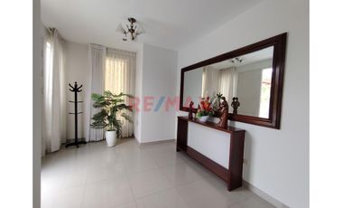 Exclusiva Casa Con Piscina En Alquiler En Loma Linda